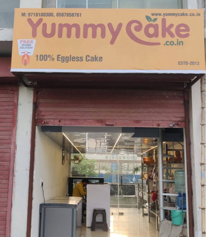 YummyCake shop front – 100% eggless